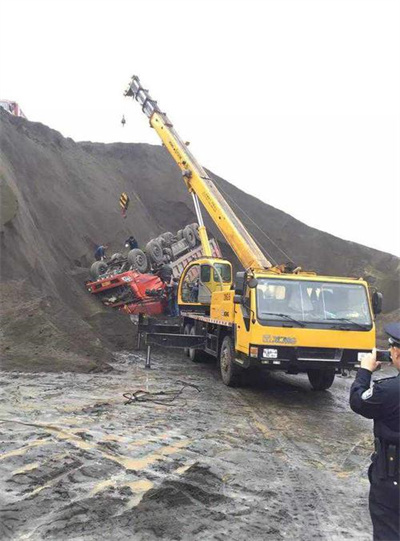 五峰上犹道路救援